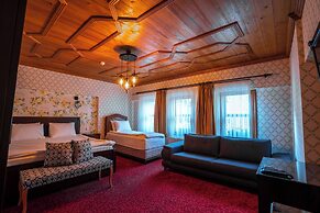 Gulliver Mansion Hotel