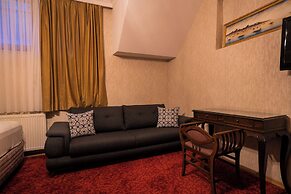 Gulliver Mansion Hotel