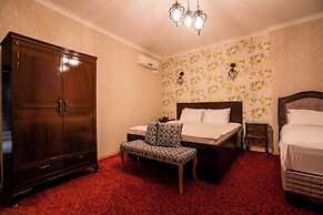 Gulliver Mansion Hotel