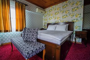 Gulliver Mansion Hotel