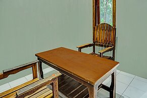 OYO Life 92222 Sahabat Kost Syariah Pacitan