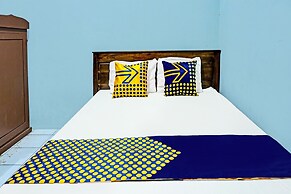 OYO Life 92222 Sahabat Kost Syariah Pacitan