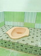 OYO Life 92222 Sahabat Kost Syariah Pacitan