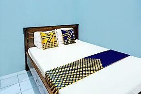 OYO Life 92222 Sahabat Kost Syariah Pacitan