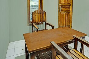 OYO Life 92222 Sahabat Kost Syariah Pacitan