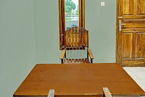 OYO Life 92222 Sahabat Kost Syariah Pacitan