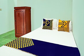 OYO Life 92222 Sahabat Kost Syariah Pacitan