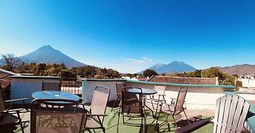 Luna Maya Antigua Hotel