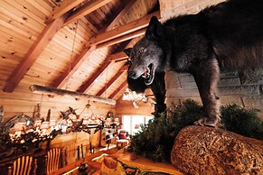 Grayling Gem Royal Stag Lodge