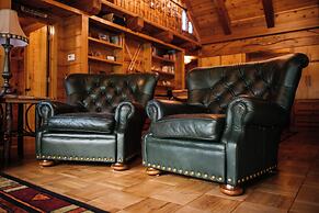 Grayling Gem Royal Stag Lodge