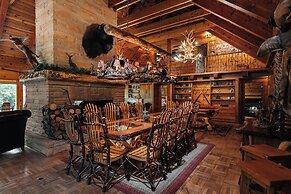 Grayling Gem Royal Stag Lodge