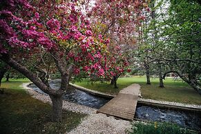 Grayling Gem Royal Stag Lodge