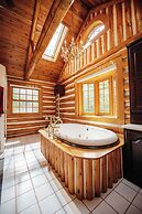 Nature's Beauty Loft Forks River Lodge