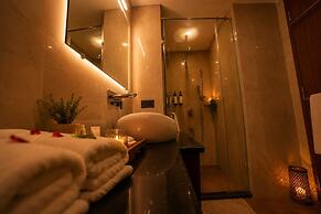 HUE GUH The Porto Candolim