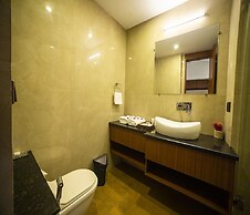 HUE GUH The Porto Candolim