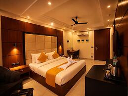 HUE GUH The Porto Candolim