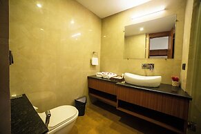 HUE GUH The Porto Candolim
