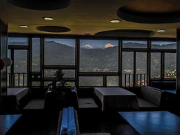 Goroomgo Mist Tree Mountain Gangtok