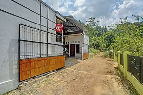 OYO 3994 Wisma Amalia