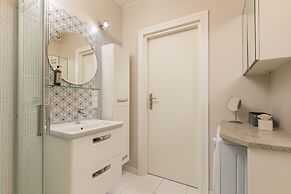 Studio Nowy Świat 47A by Renters