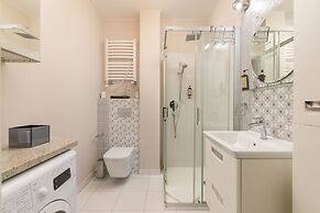 Studio Nowy Świat 47A by Renters