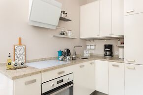 Studio Nowy Świat 47A by Renters