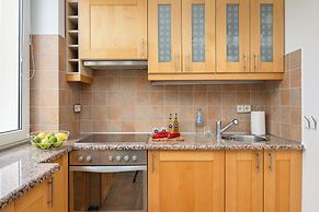 Studio Al. Wyzwolenia 10 by Renters