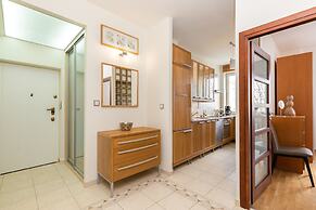 Apartment Al. Wyzwolenia 10 by Renters