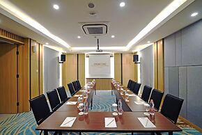 Front One Boutique Hotel Taman Anggrek