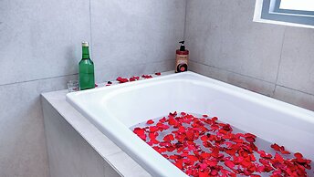 Front One Boutique Hotel Taman Anggrek