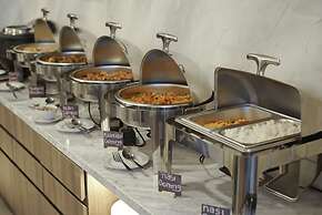 Front One Boutique Hotel Taman Anggrek