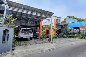 OYO 3012 Coupis Guesthouse Syariah