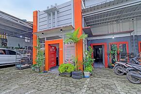 OYO 3012 Coupis Guesthouse Syariah