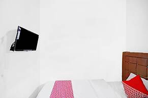 OYO 3051 Stm Suite Near Amplas Bus Terminal