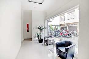 OYO 3051 Stm Suite Near Amplas Bus Terminal