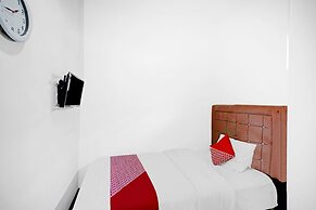 OYO 3051 Stm Suite Near Amplas Bus Terminal