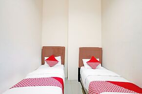 OYO 3051 Stm Suite Near Amplas Bus Terminal