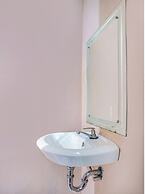 SPOT ON 2974 Penginapan Roma 88