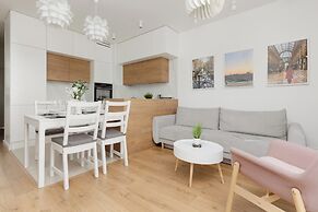 Żoliborz Artystyczny Warsaw by Renters