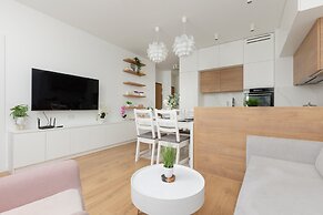 Żoliborz Artystyczny Warsaw by Renters