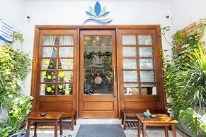 Flower Beachstay & Coffee