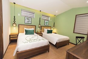 Flower Beachstay & Coffee