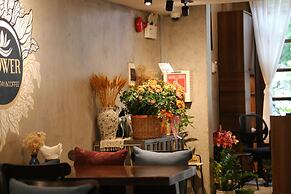 Flower Beachstay & Coffee