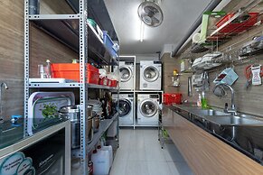 Flower Beachstay & Coffee