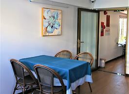 Flower Beachstay & Coffee