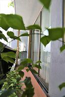 Flower Beachstay & Coffee