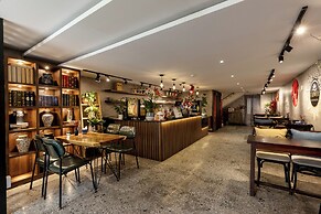 Flower Beachstay & Coffee