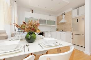 Fort Bema Apartment by Renters