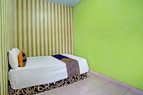 SPOT ON 92673 Gang Songo Syariah HomestayNearWisata Osing