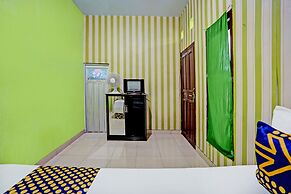 SPOT ON 92673 Gang Songo Syariah HomestayNearWisata Osing